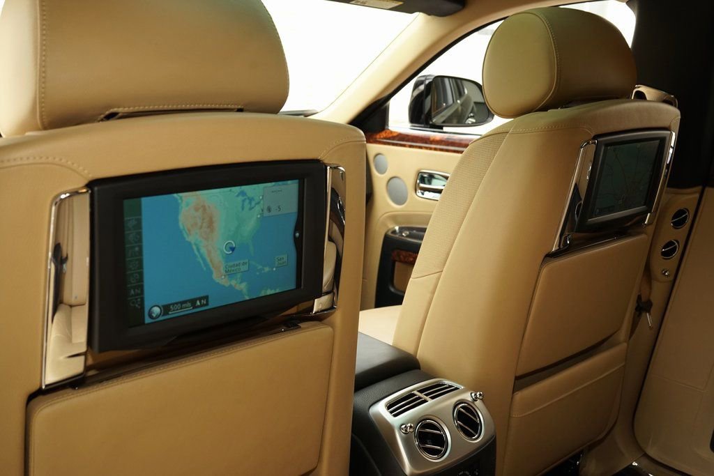 Used 2013 Rolls-Royce Ghost image 22