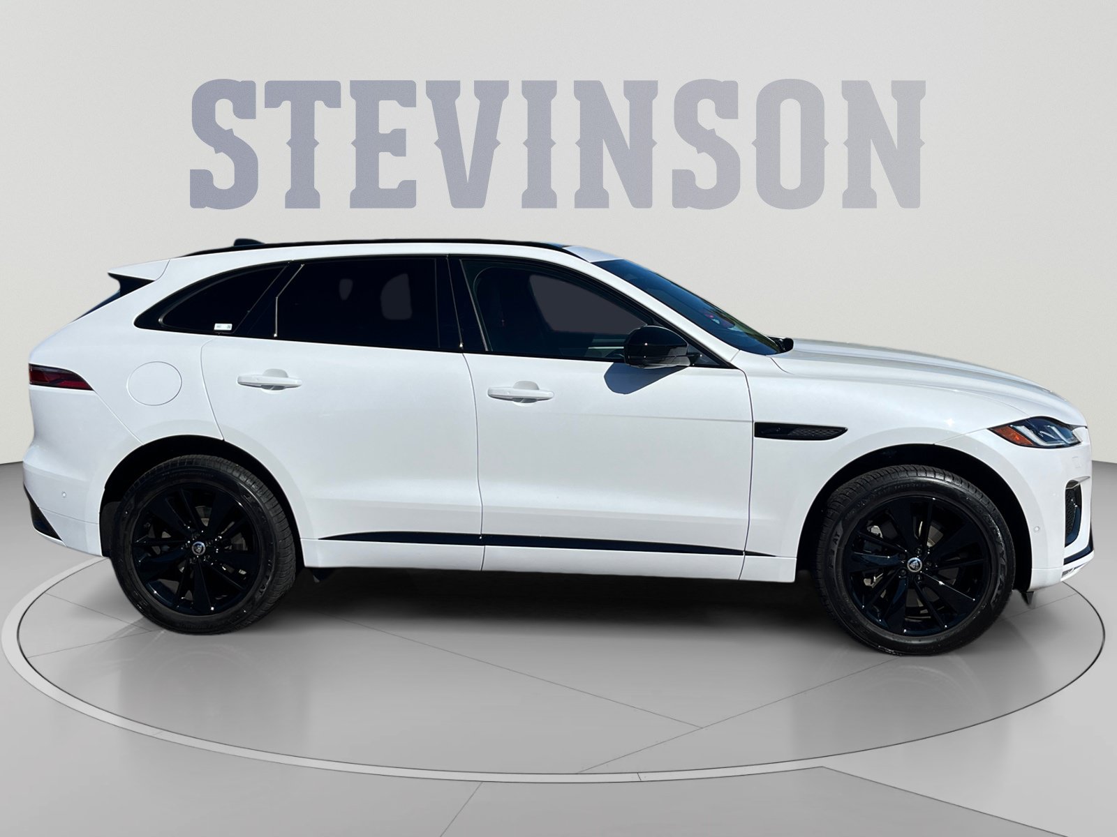 Certified 2026 Jaguar F-PACE R-Dynamic S AWD/4WD image 6