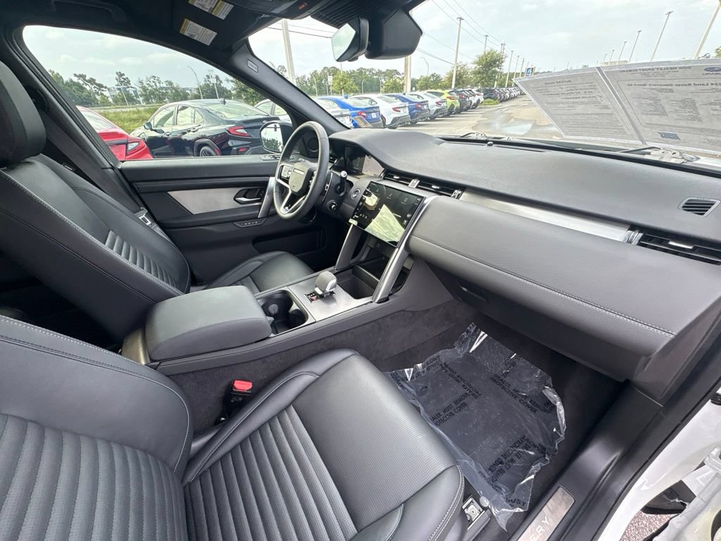Used 2024 Land Rover Discovery Sport Dynamic SE AWD/4WD image 23