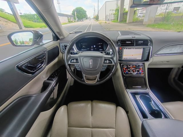 Used 2017 Lincoln Continental Select w/ Climate Package AWD/4WD image 30