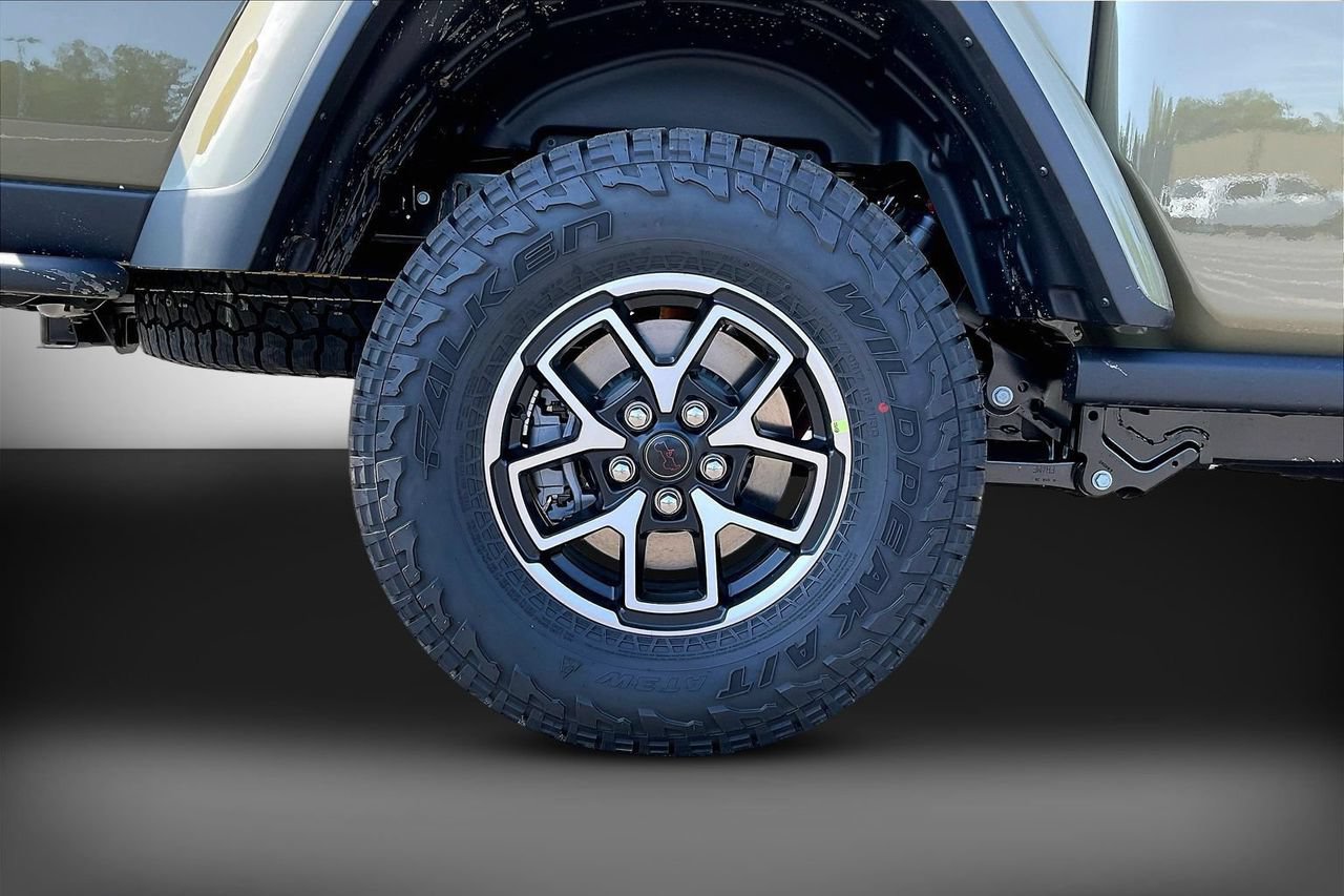 New 2026 Jeep Gladiator Rubicon w/ Steel Power Dome Hood Package AWD/4WD image 29