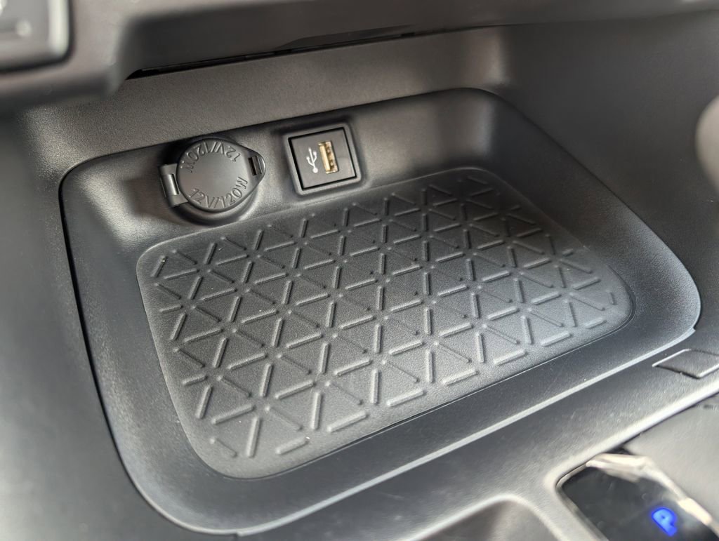 Used 2025 Toyota RAV4 XLE Premium image 16