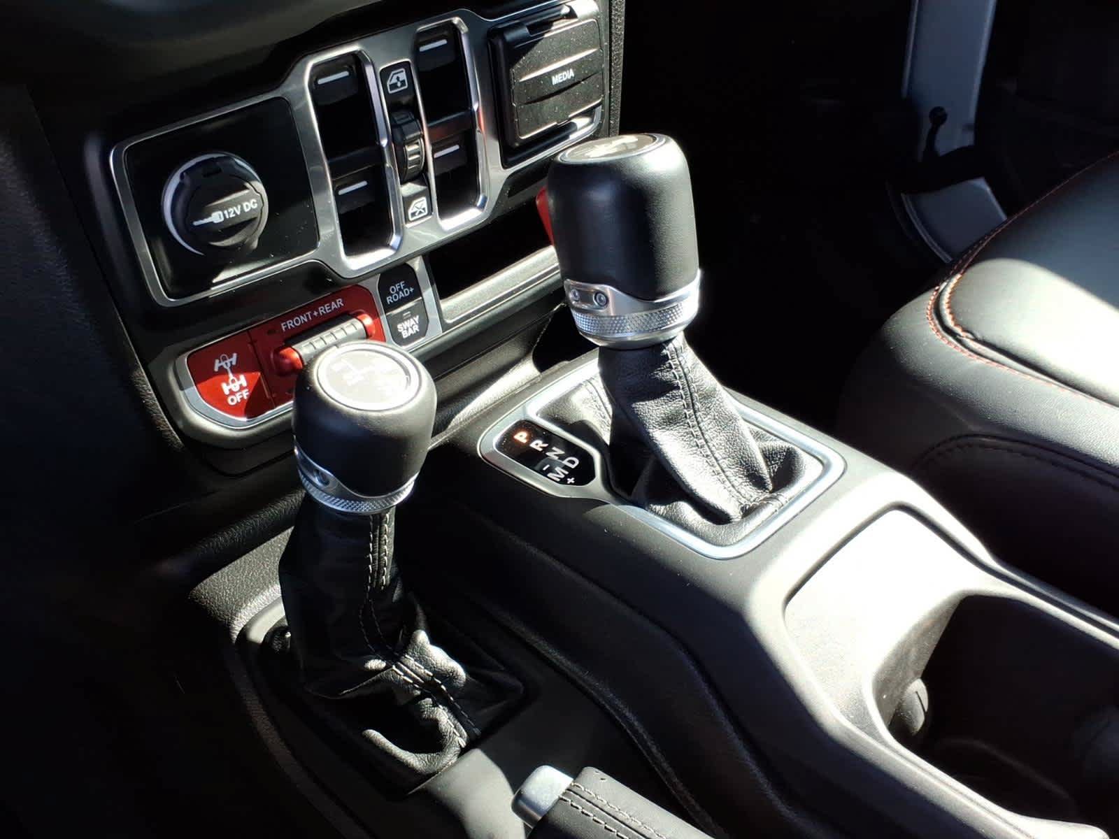 Used 2024 Jeep Wrangler Unlimited Rubicon AWD/4WD image 9