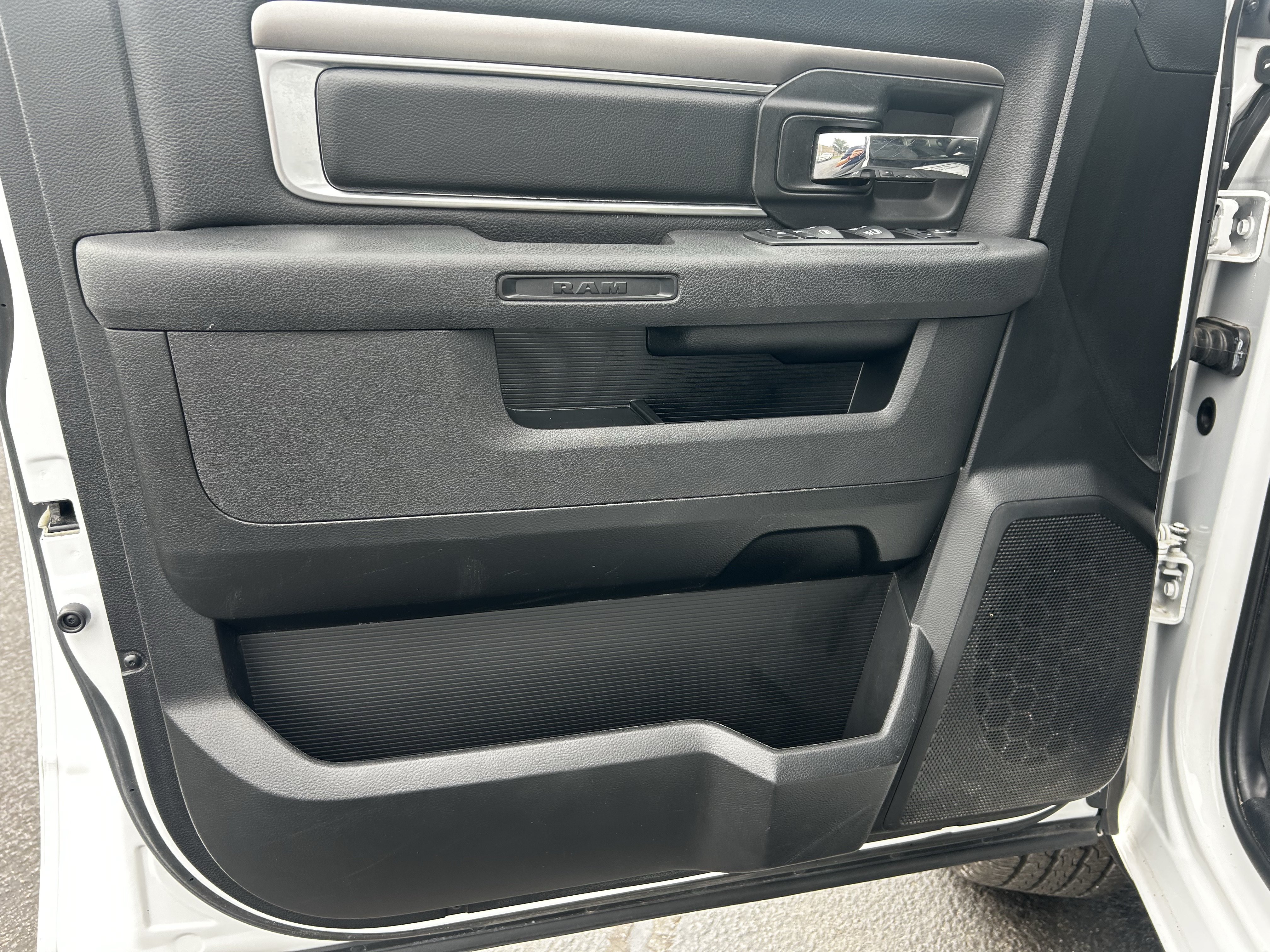 Used 2024 RAM 1500 Warlock AWD/4WD image 12
