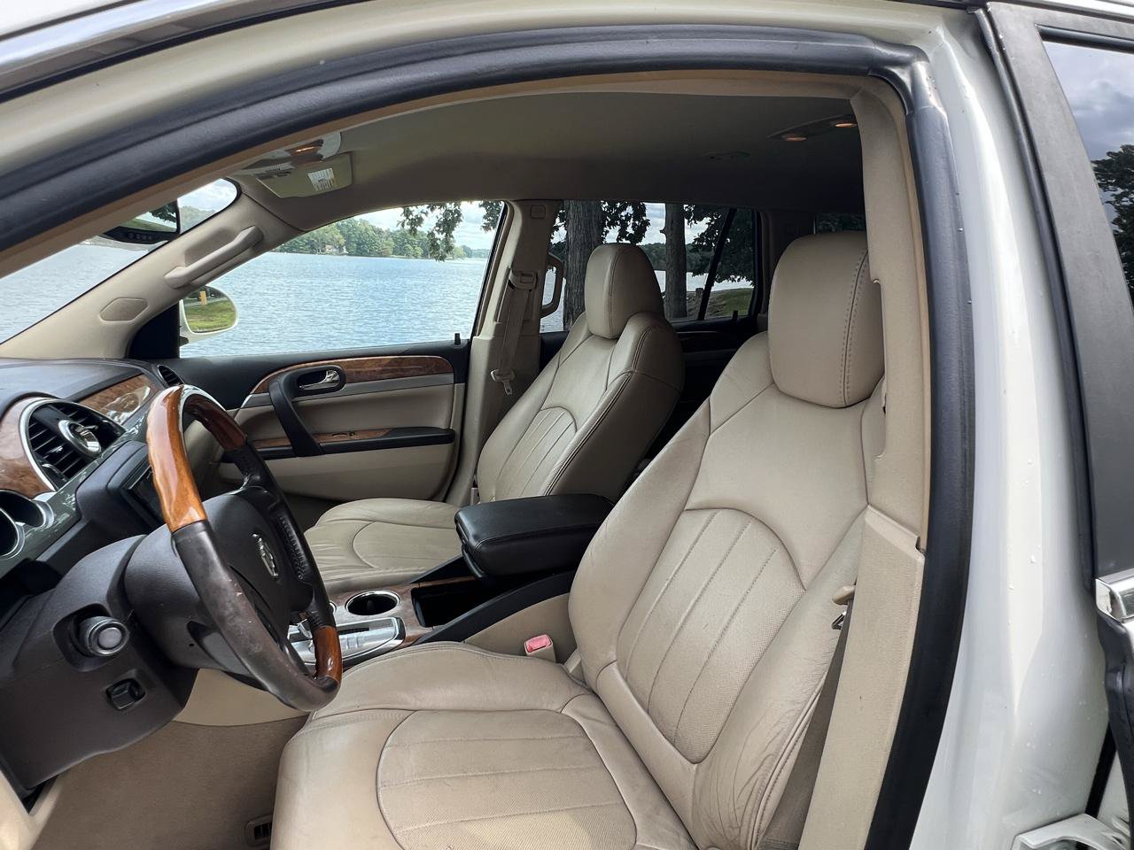 Used 2009 Buick Enclave CXL w/ Driver Confidence Package FWD image 17
