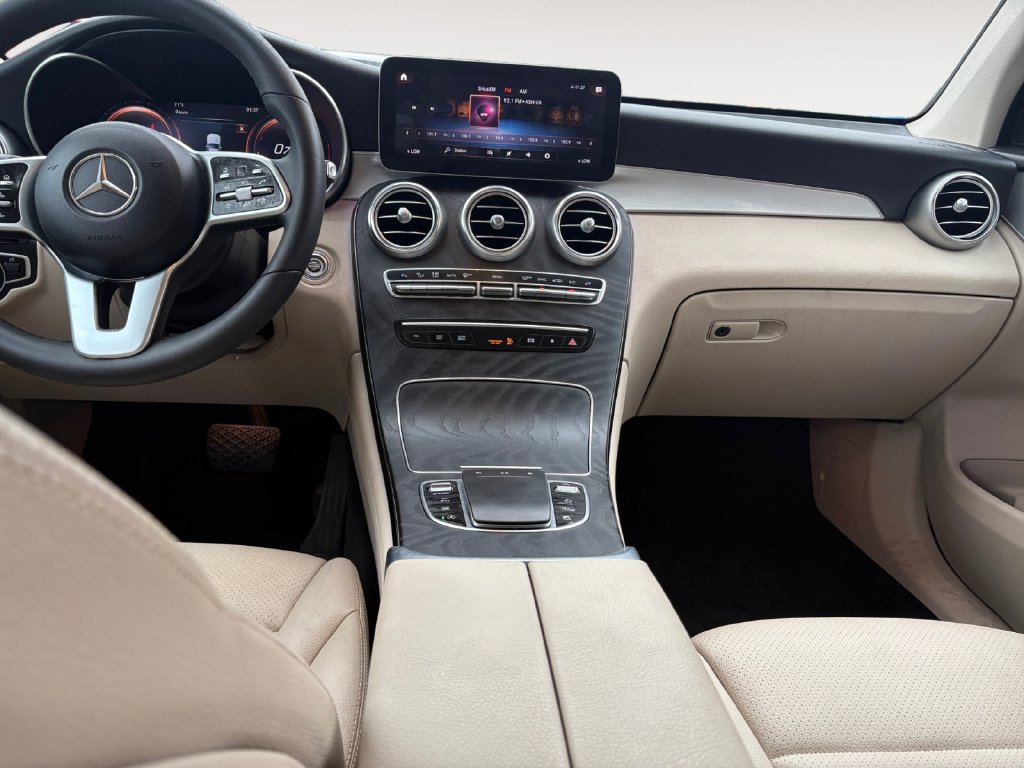 Used 2022 Mercedes-Benz GLC 300 w/ Premium Package Lite image 10
