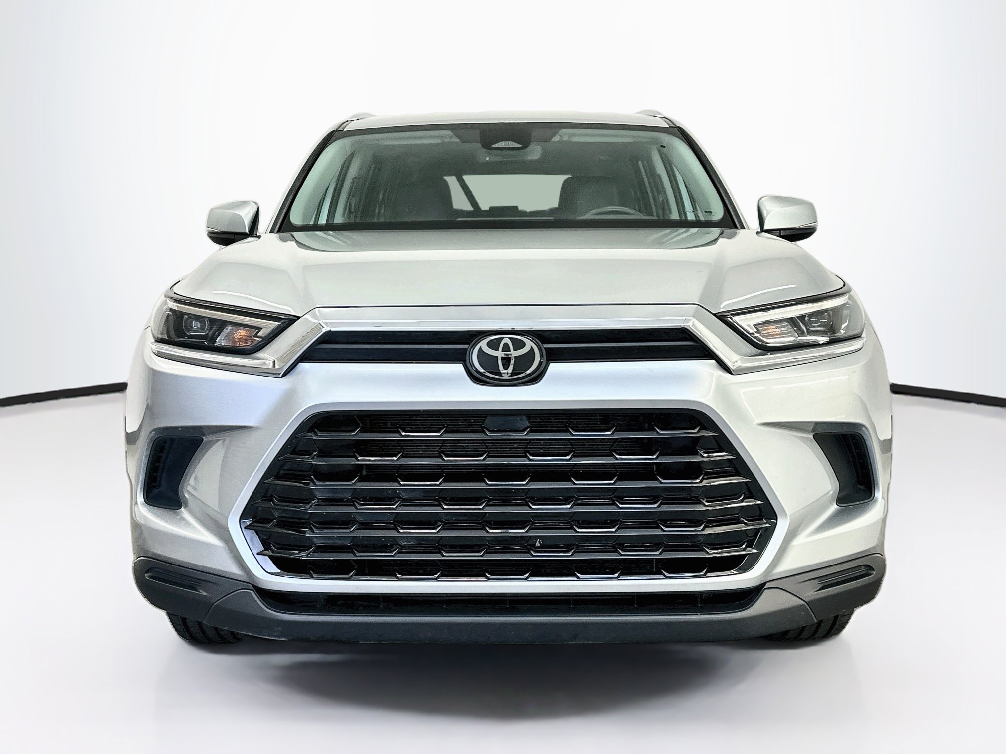 Used 2025 Toyota Grand Highlander AWD image 2