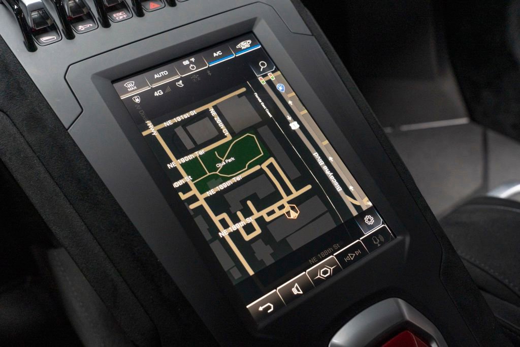 Used 2022 Lamborghini Huracan STO RWD image 29
