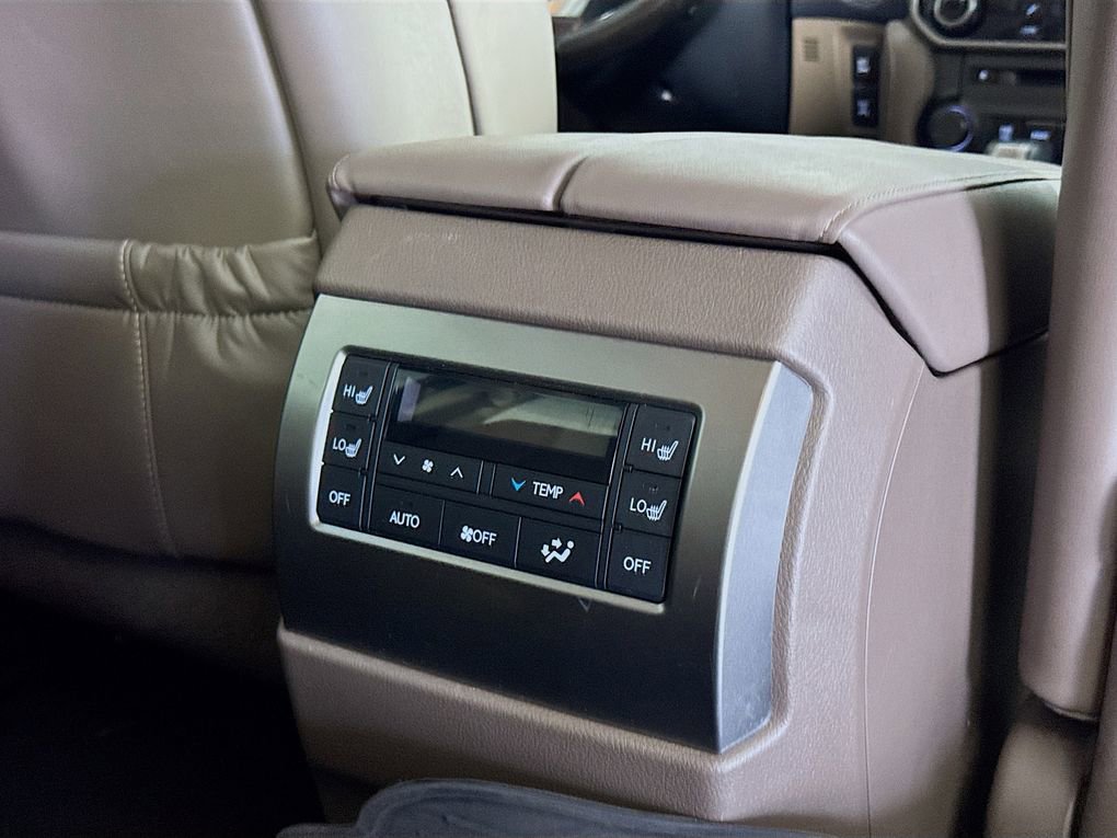 Used 2022 Lexus GX 460 Luxury w/ Accessory Package AWD/4WD image 36