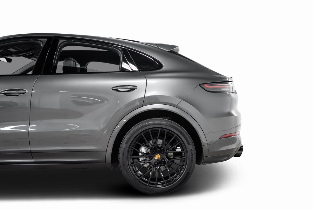 Used 2021 Porsche Cayenne Coupe image 13