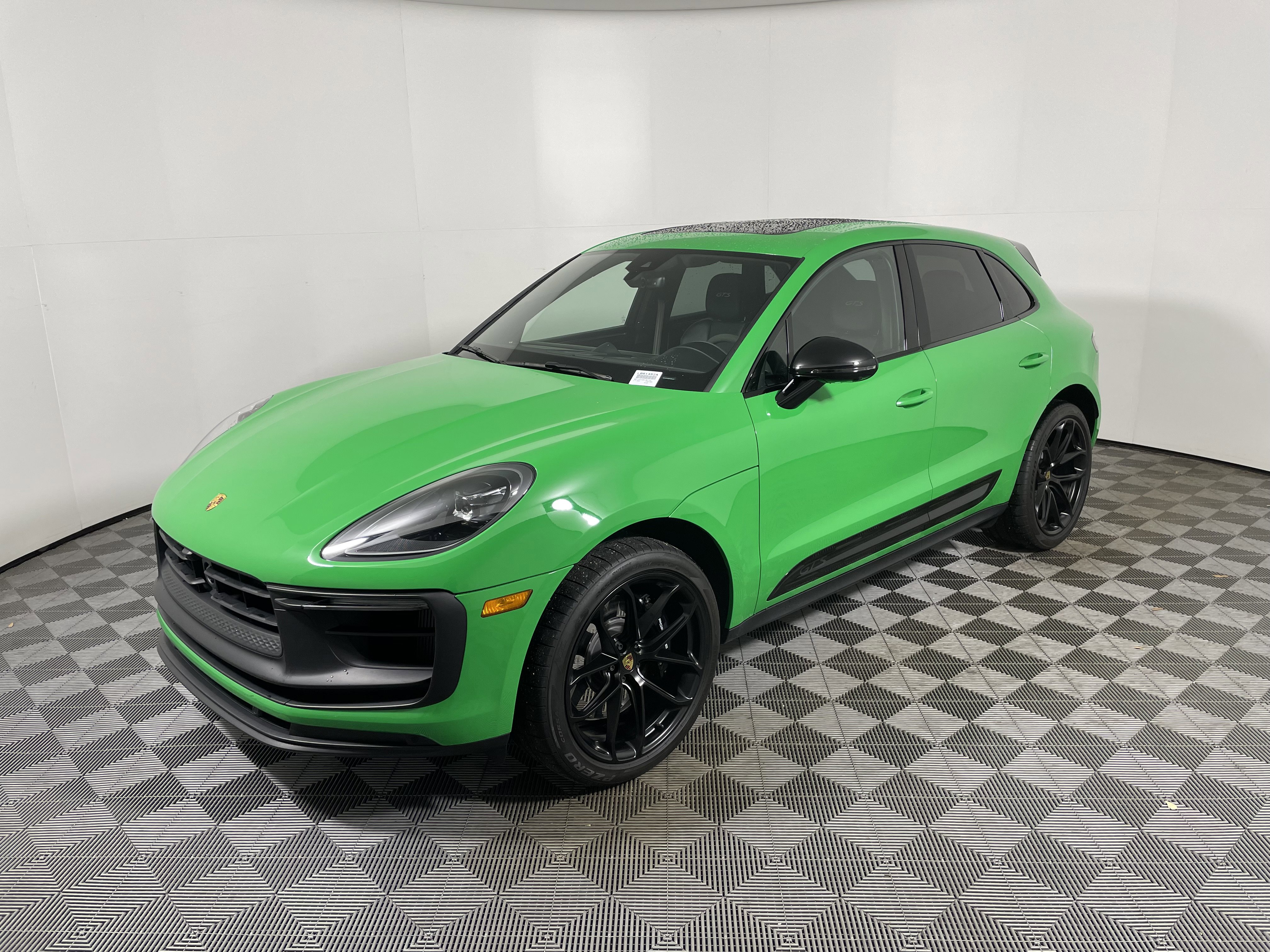 Certified 2025 Porsche Macan GTS image 11