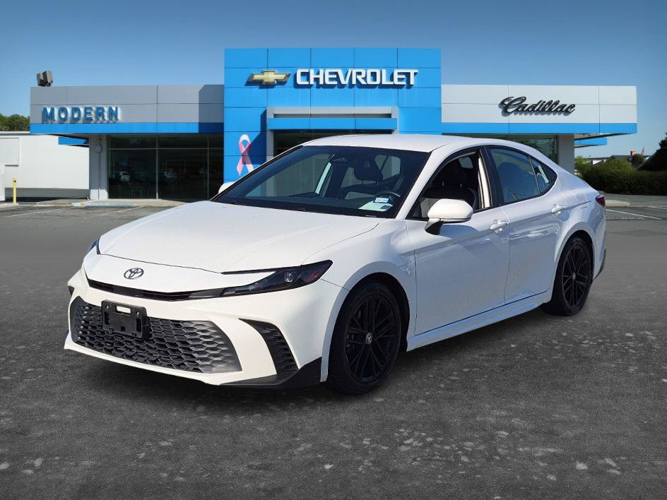 Used 2025 Toyota Camry SE