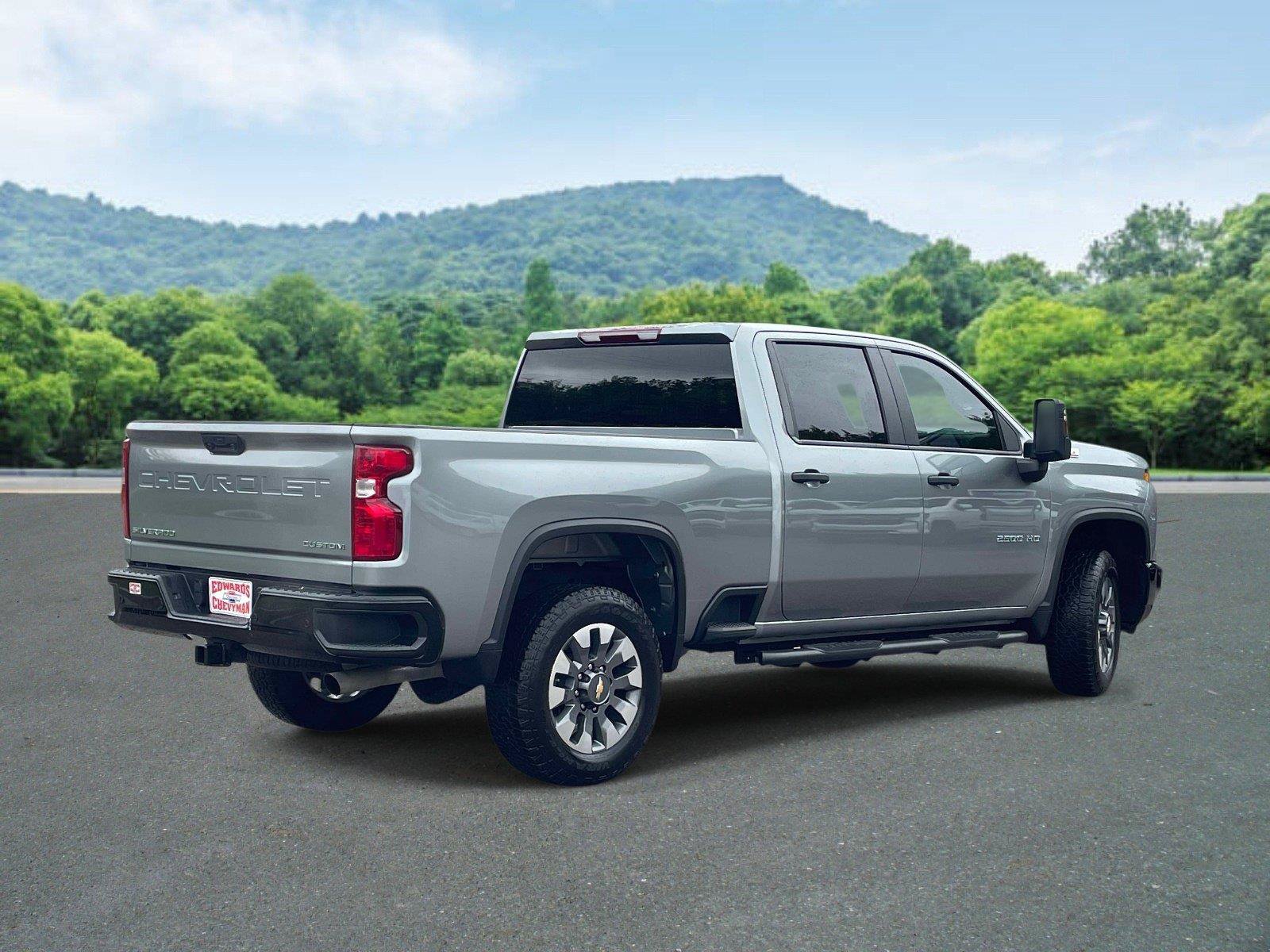 Used 2025 Chevrolet Silverado 2500 Custom w/ Custom Value Package AWD/4WD image 3