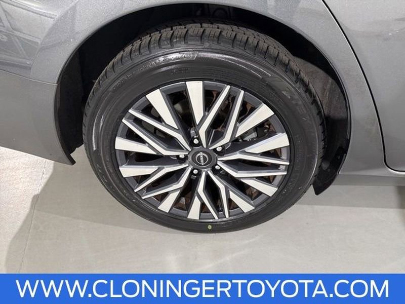 Used 2024 Nissan Altima 2.5 SV image 14