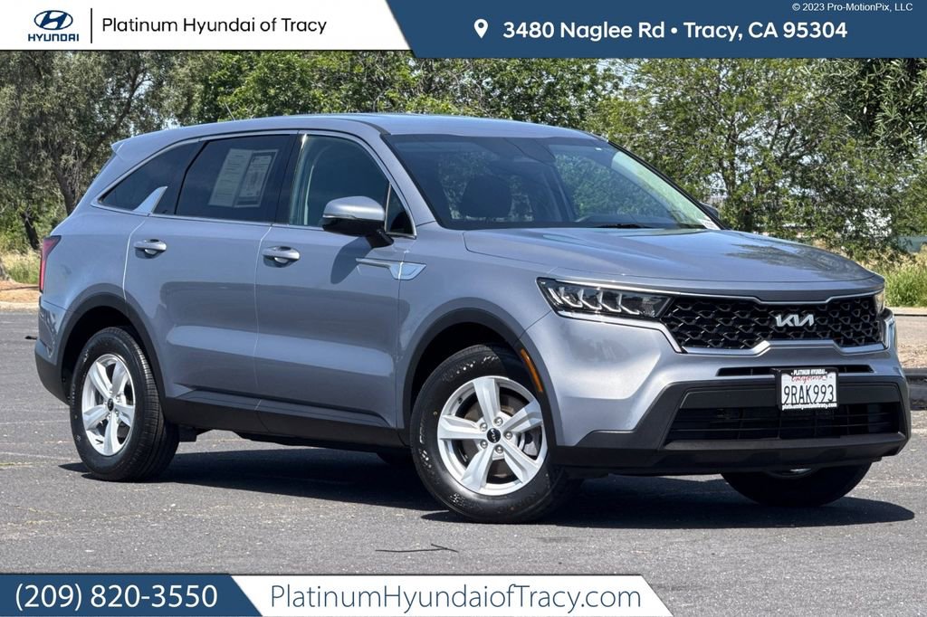 Used 2023 Kia Sorento LX FWD image 1