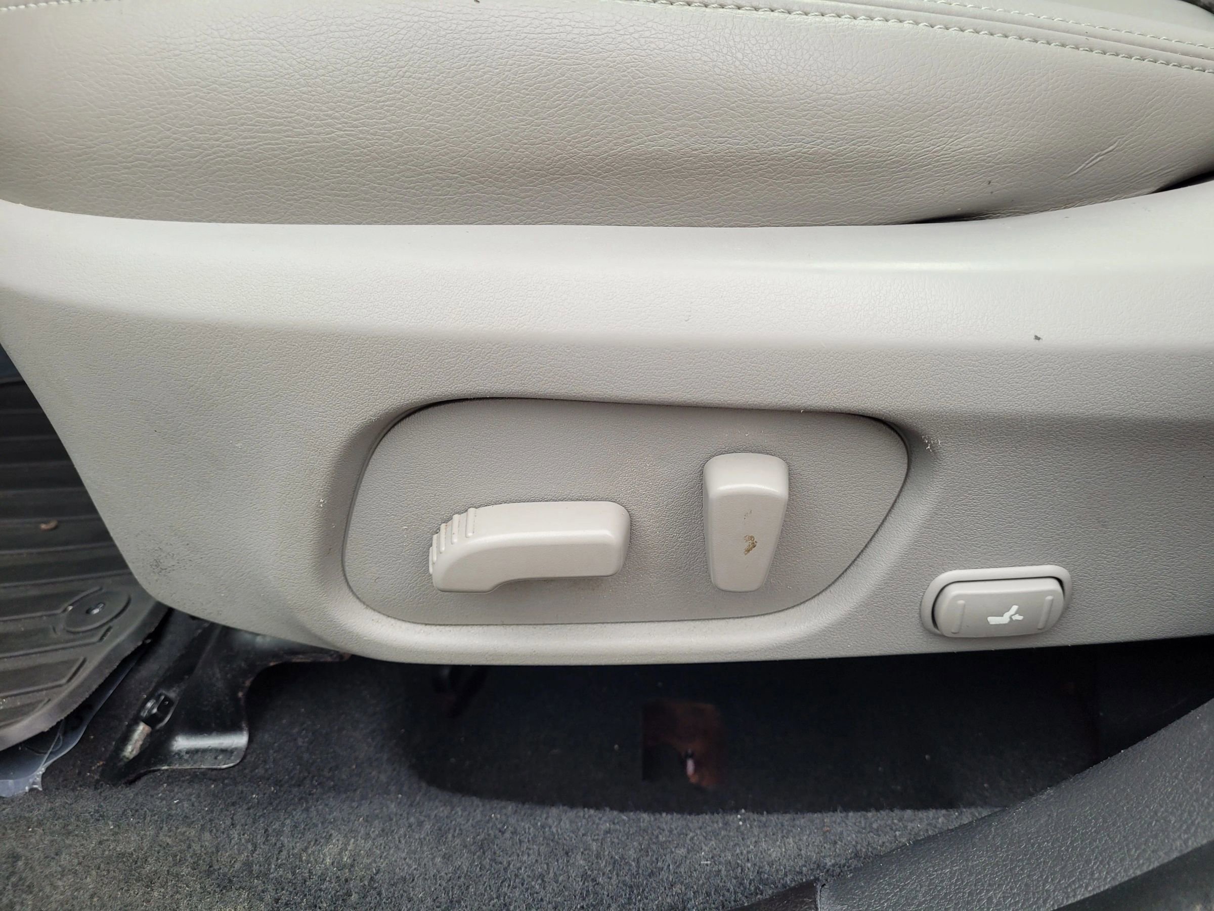 Used 2014 Subaru Forester 2.5i Premium w/ All-Weather Package image 24