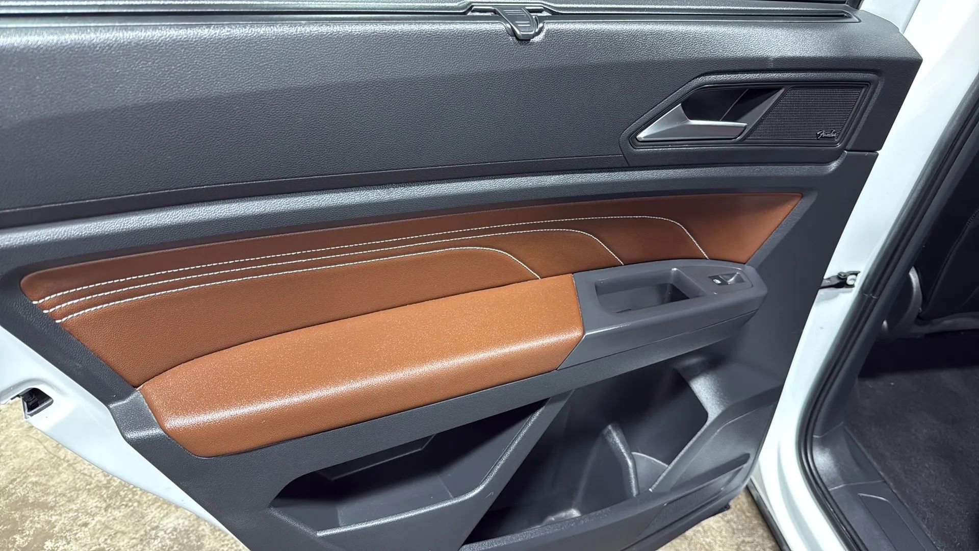 Used 2021 Volkswagen Atlas SEL Premium image 12