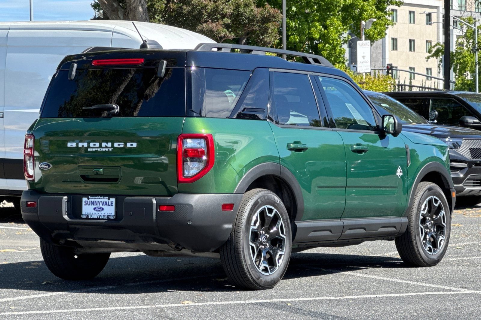 Certified 2025 Ford Bronco Sport Outer Banks w/ Outer Banks Tech Package+ AWD/4WD image 4