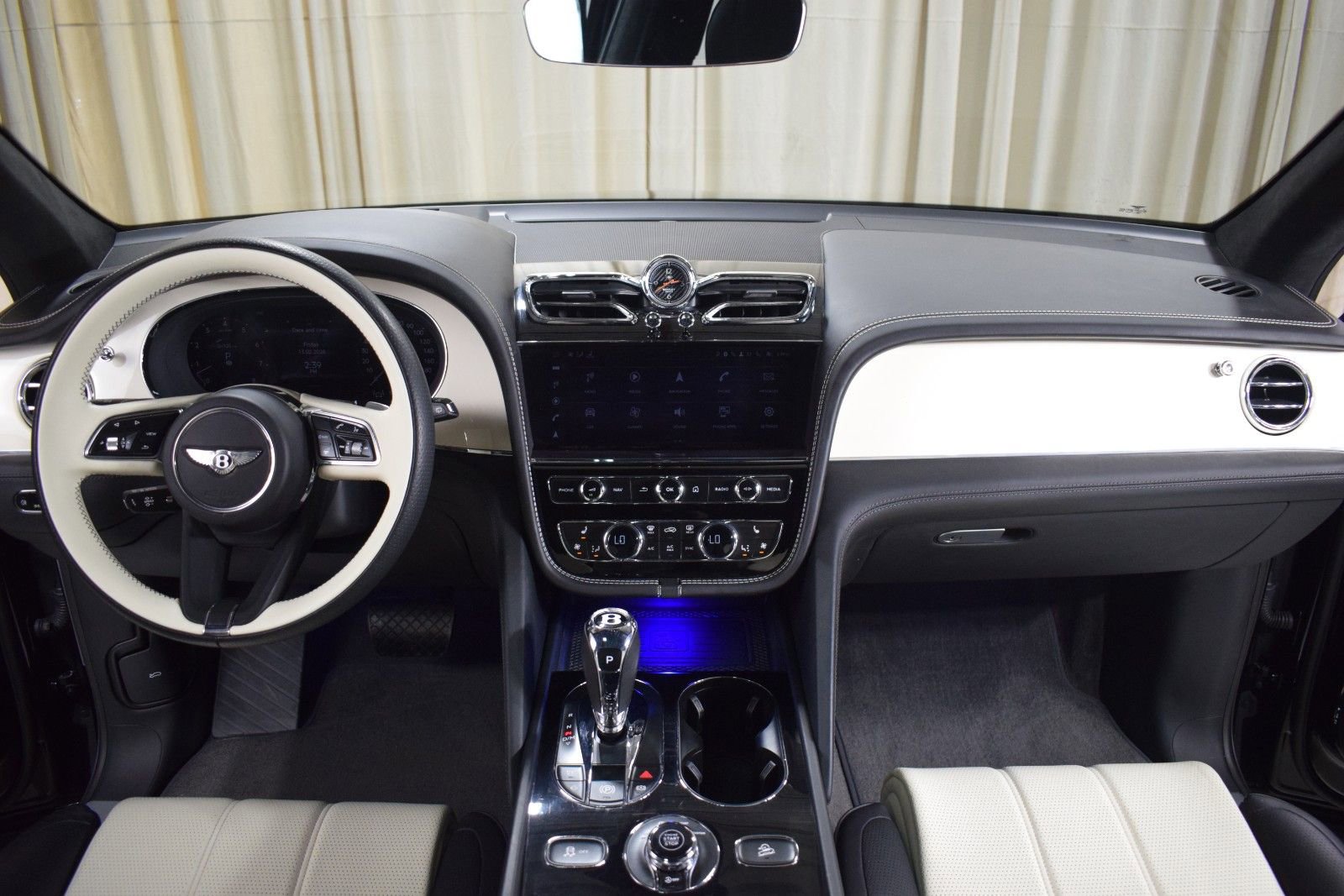 Certified 2024 Bentley Bentayga video 2