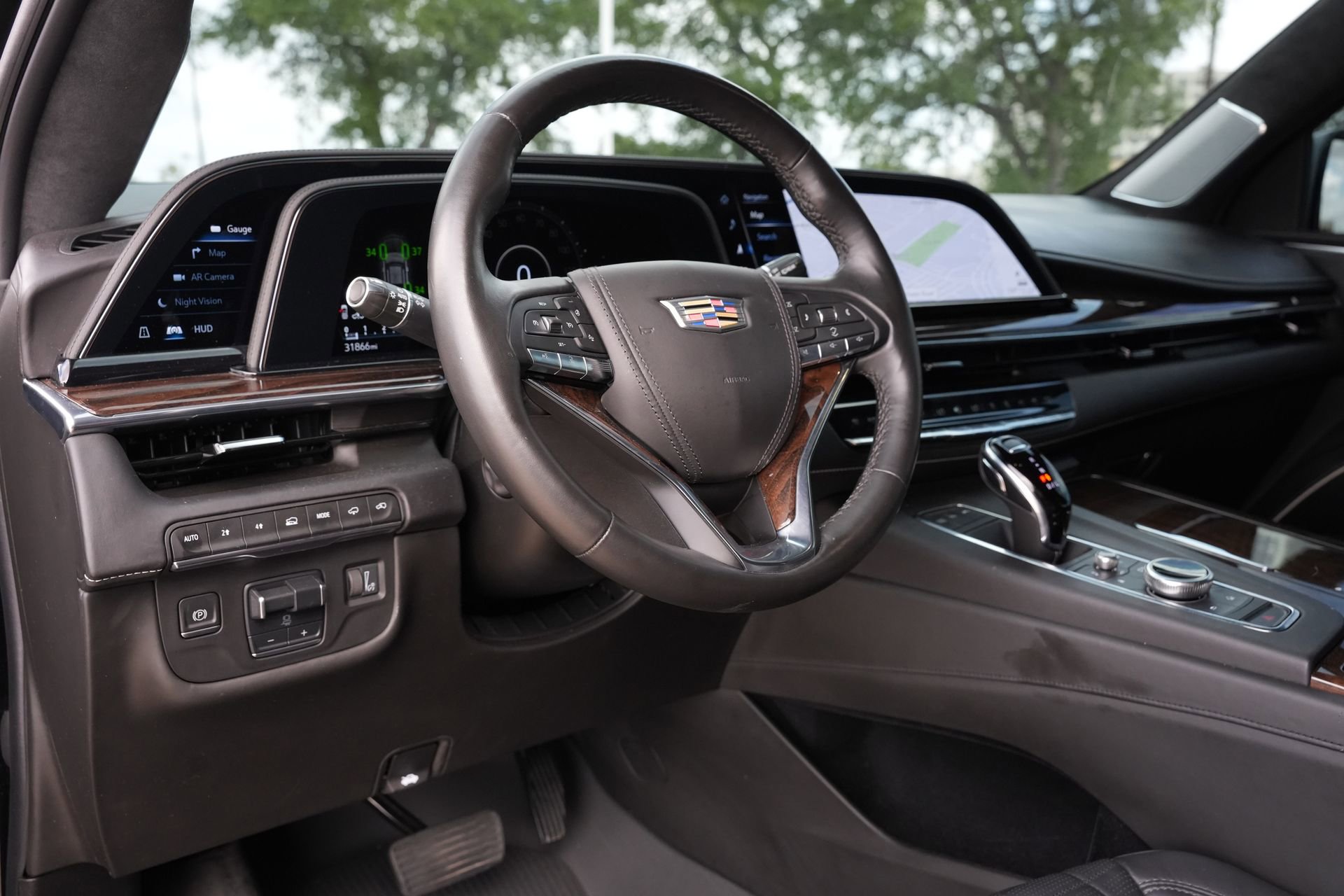 Used 2022 Cadillac Escalade Sport Platinum image 17