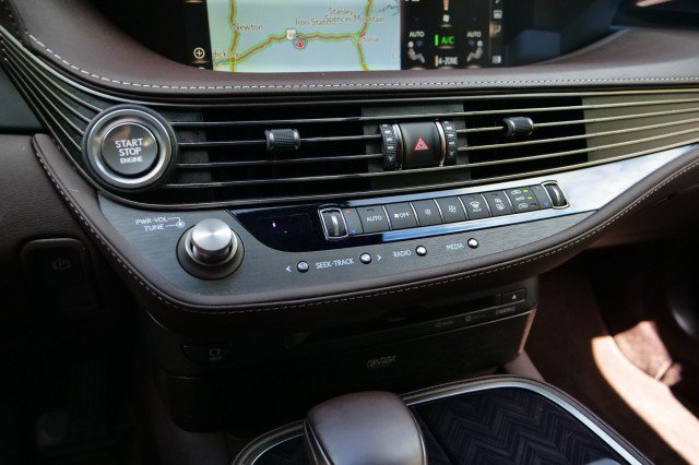 Used 2019 Lexus LS 500 w/ Luxury Package RWD image 21