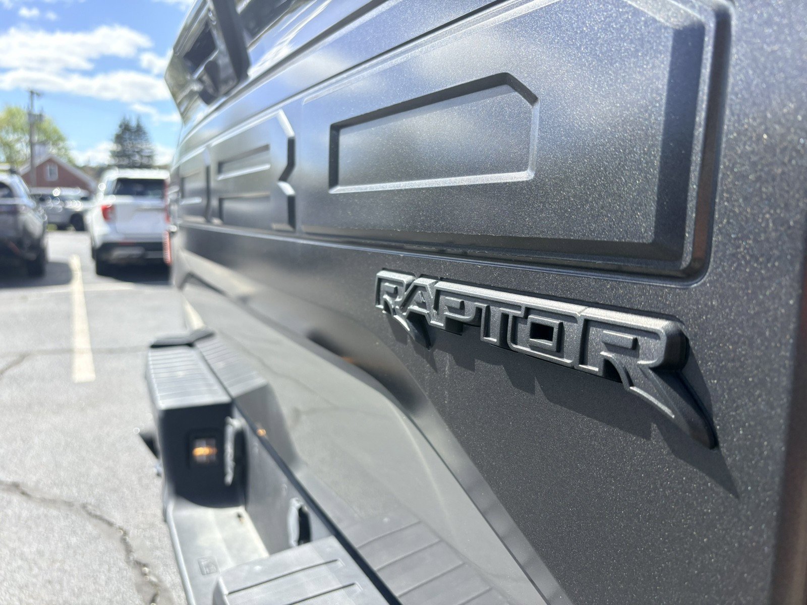 Used 2018 Ford F150 Raptor w/ Equipment Group 802A Luxury AWD/4WD image 11