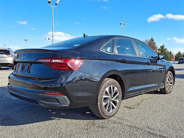 Used 2024 Volkswagen Jetta S image 9