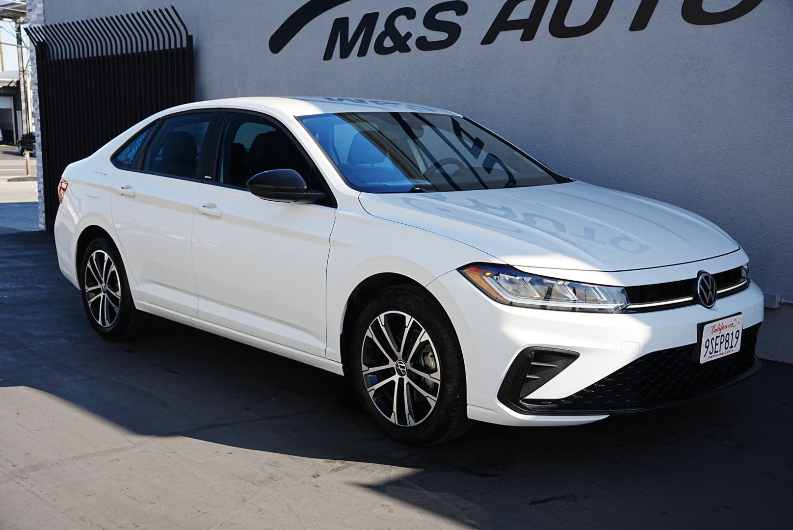 Used 2025 Volkswagen Jetta Sport image 3