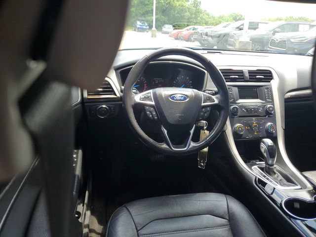 Used 2015 Ford Fusion SE w/ Equipment Group 202A FWD image 12