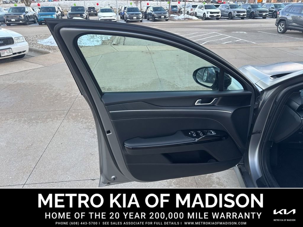 Used 2025 Kia K5 GT-Line image 11