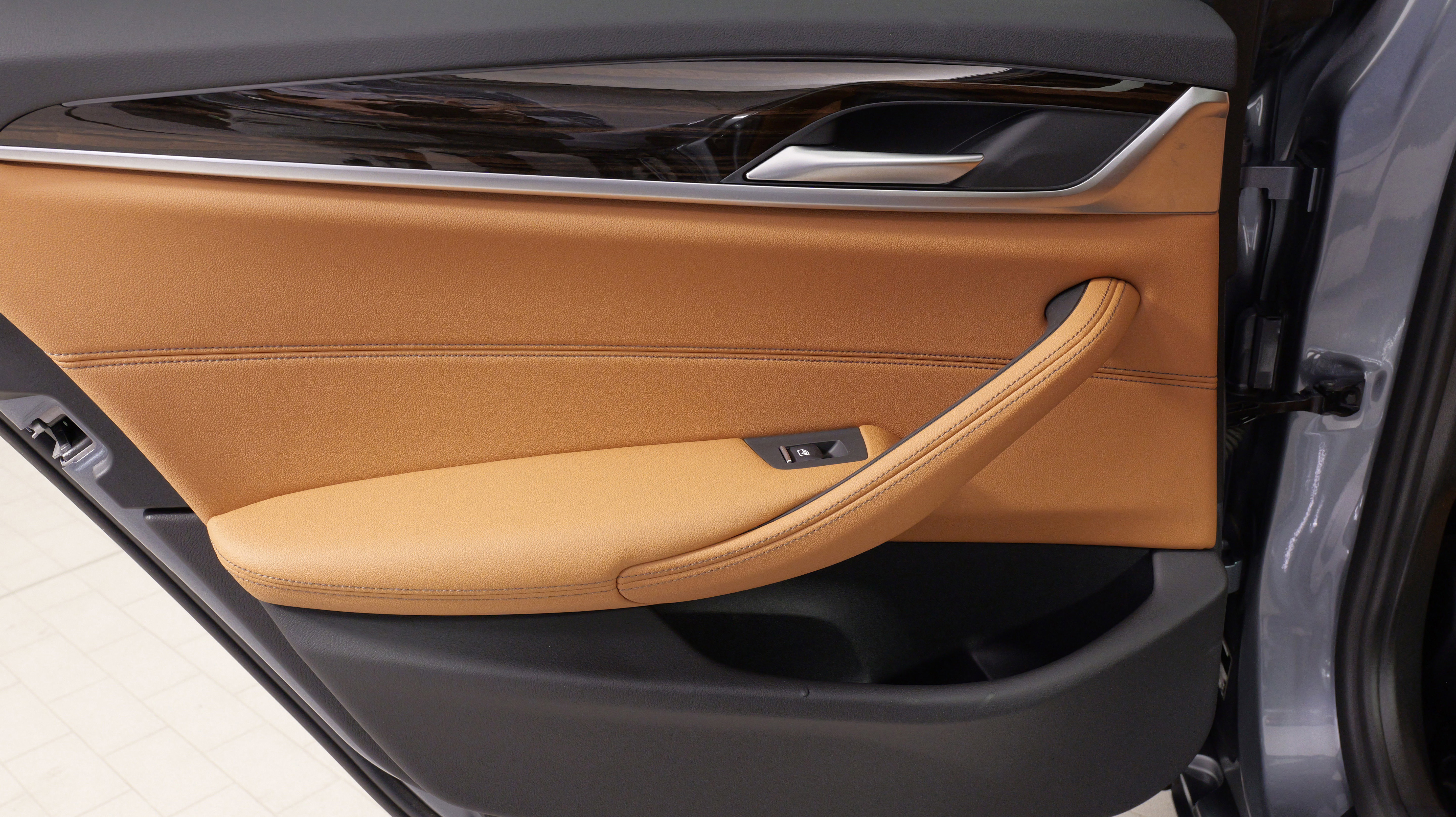 Used 2022 BMW 530i xDrive w/ Convenience Package image 33