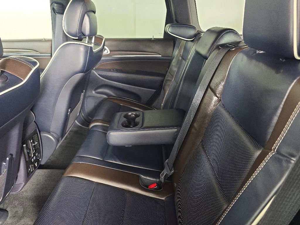 Used 2015 Jeep Grand Cherokee Overland AWD/4WD image 31