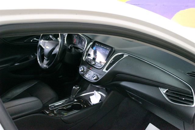 Used 2019 Chevrolet Malibu Premier FWD image 12