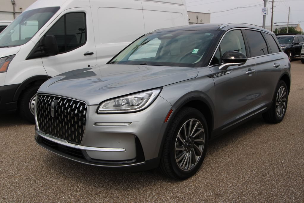 Used 2024 Lincoln Corsair Reserve w/ Equipment Group 201A AWD/4WD image 4