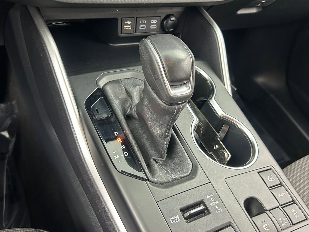 Used 2023 Toyota Highlander LE image 18