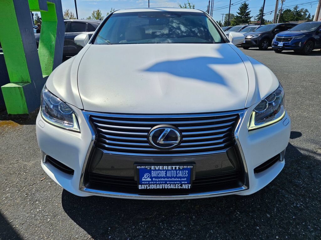 Used 2013 Lexus LS 600h L w/ Executive-Class Seating Pkg AWD/4WD image 7