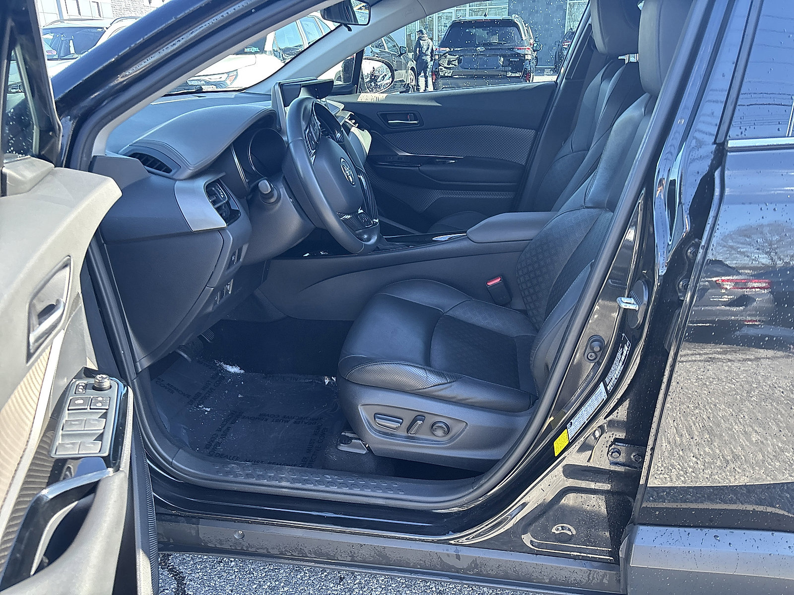 Used 2021 Toyota C-HR Limited FWD image 30