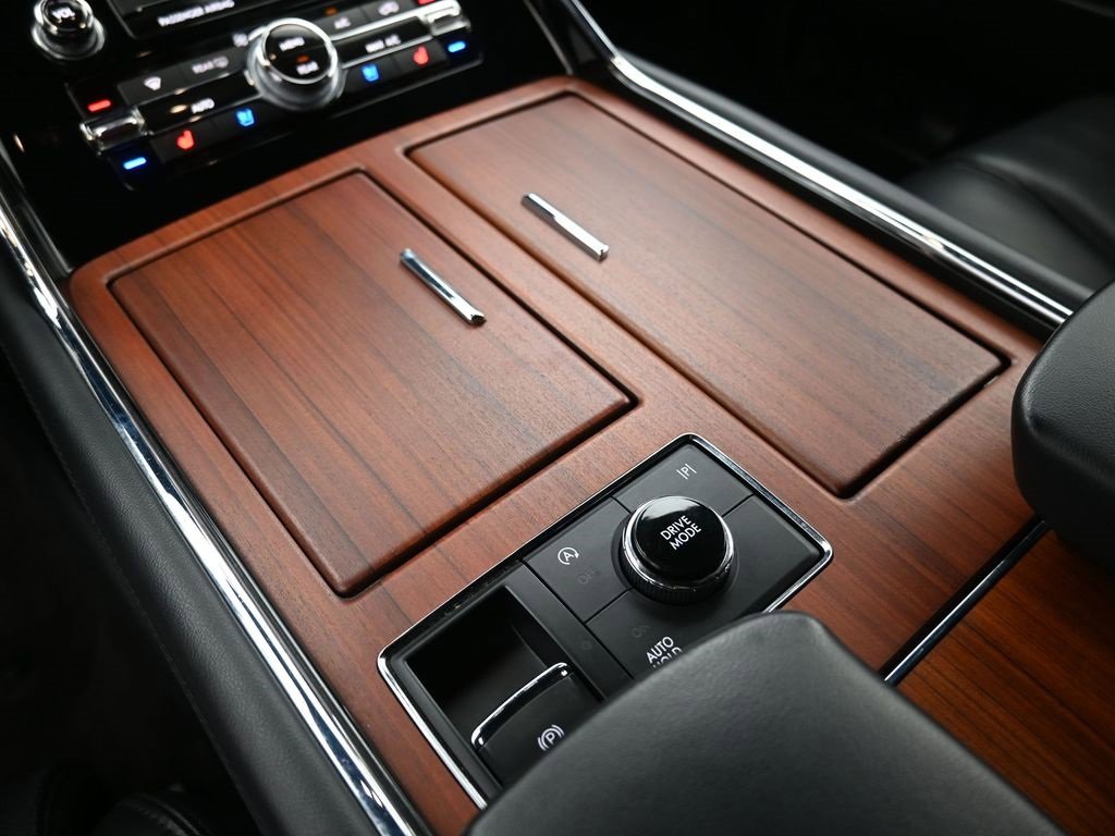 Used 2024 Lincoln Navigator L 4WD image 33