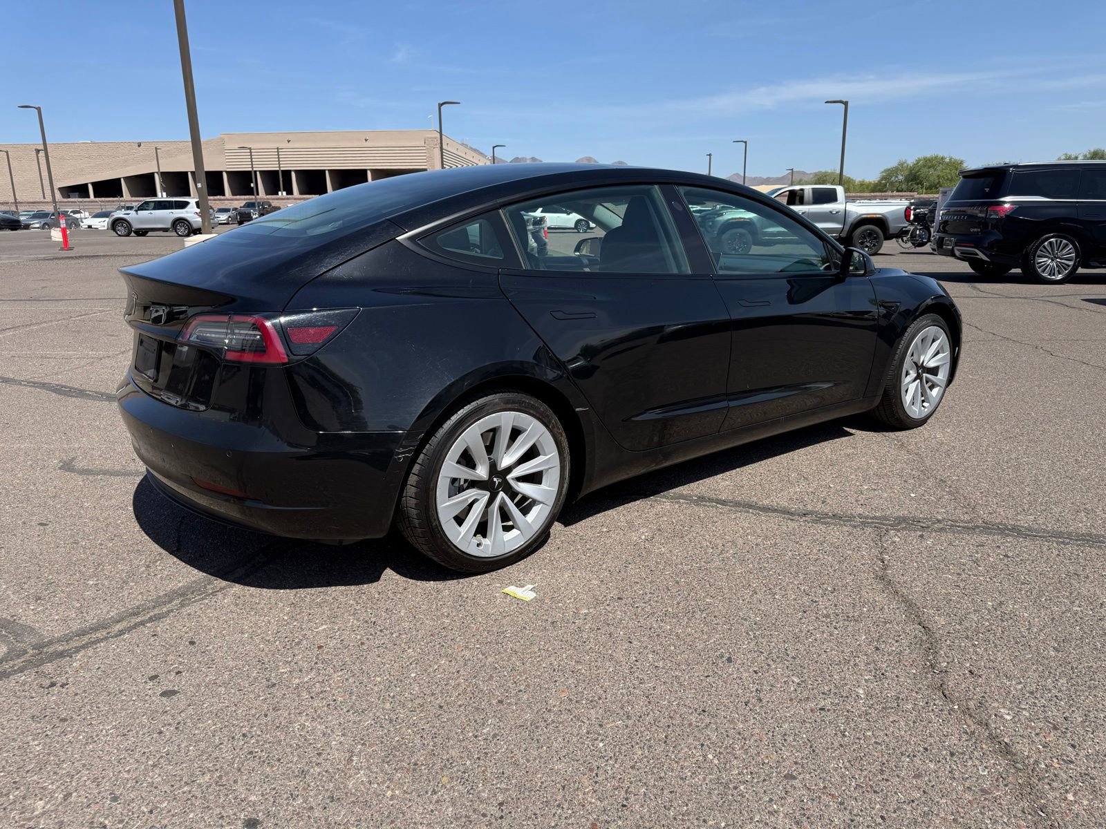 Used 2022 Tesla Model 3 Standard Range RWD image 5