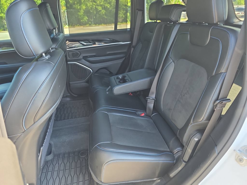 Used 2022 Jeep Grand Cherokee Trailhawk w/ Luxury Tech Group III AWD/4WD image 32