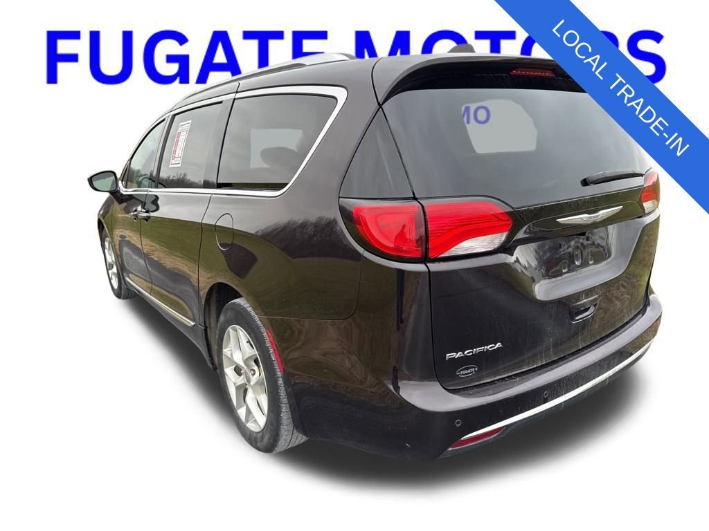Used 2017 Chrysler Pacifica Touring-L Plus w/ Tire & Wheel Group image 4