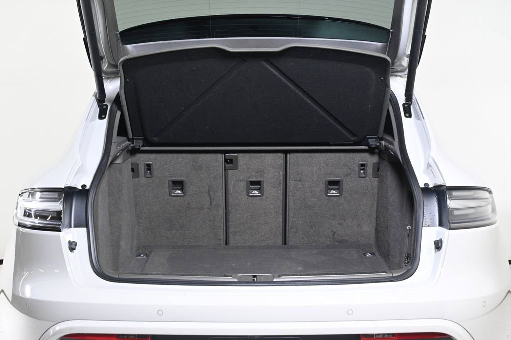 Used 2023 Porsche Macan S image 24