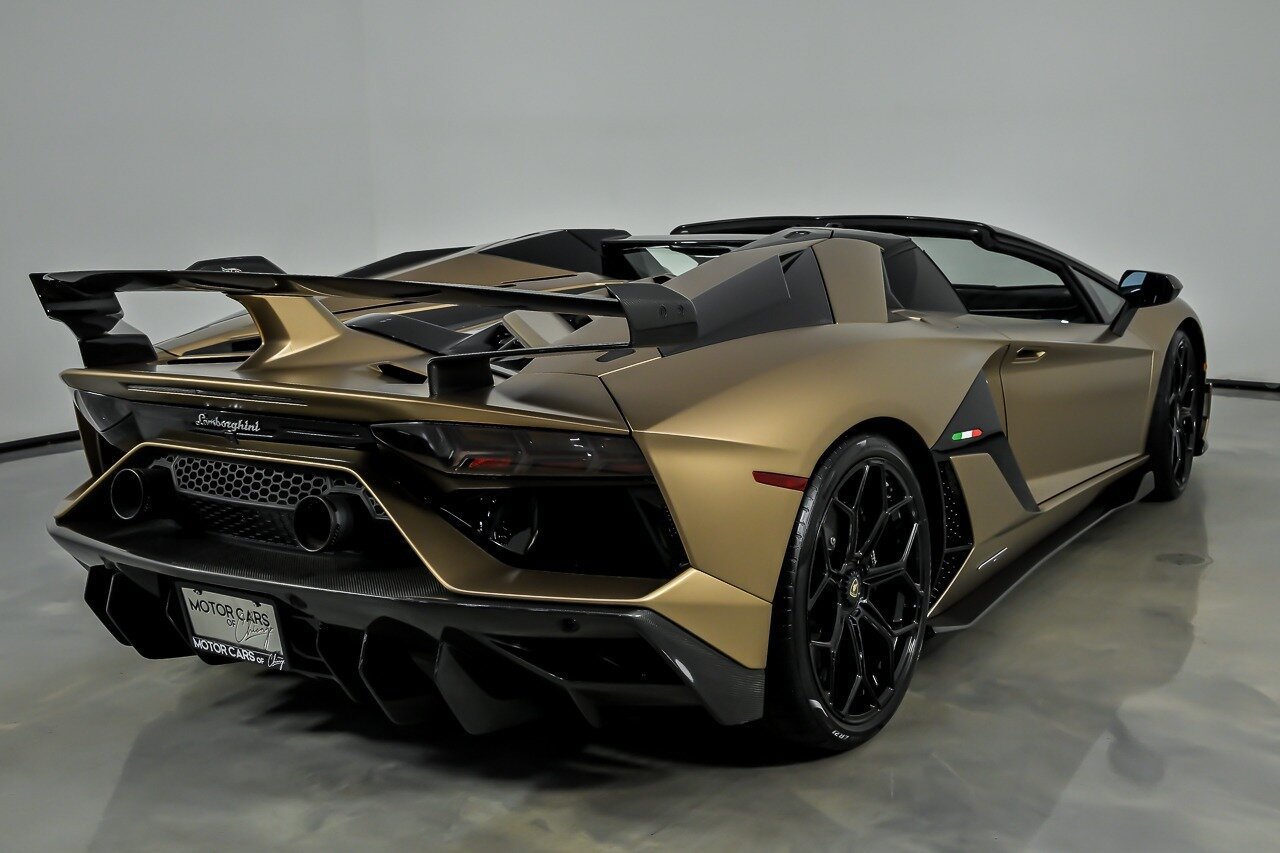 Used 2021 Lamborghini Aventador SVJ AWD/4WD image 14