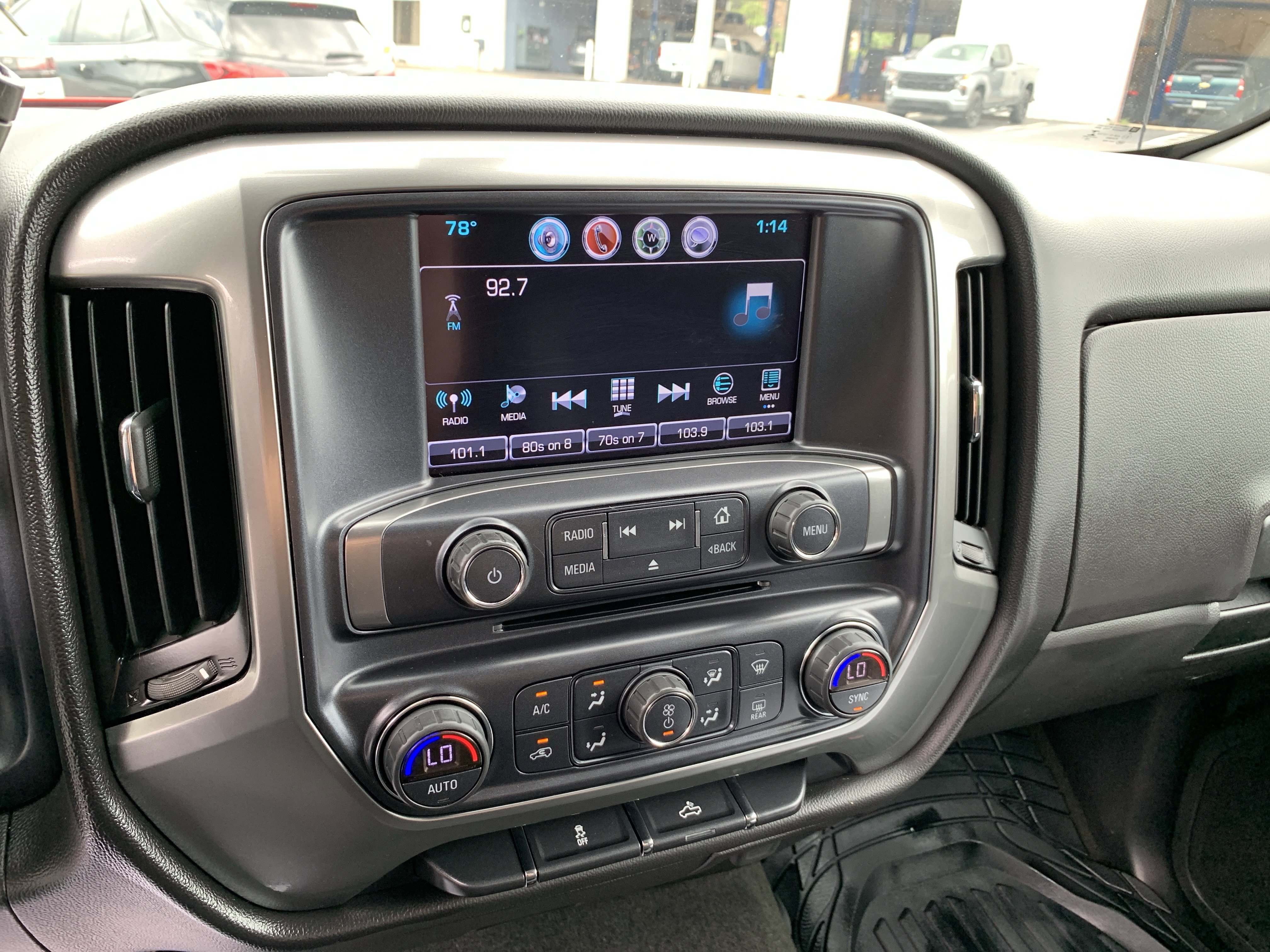 Used 2017 Chevrolet Silverado 1500 LT w/ All Star Edition AWD/4WD image 28