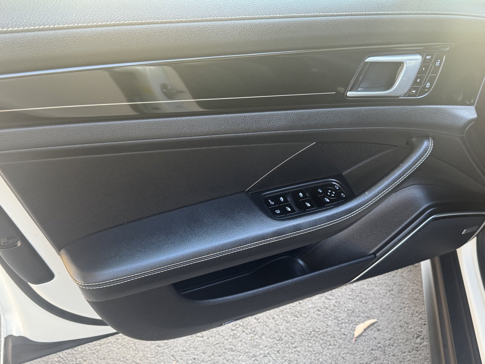 Used 2020 Porsche Panamera 4 AWD/4WD image 8