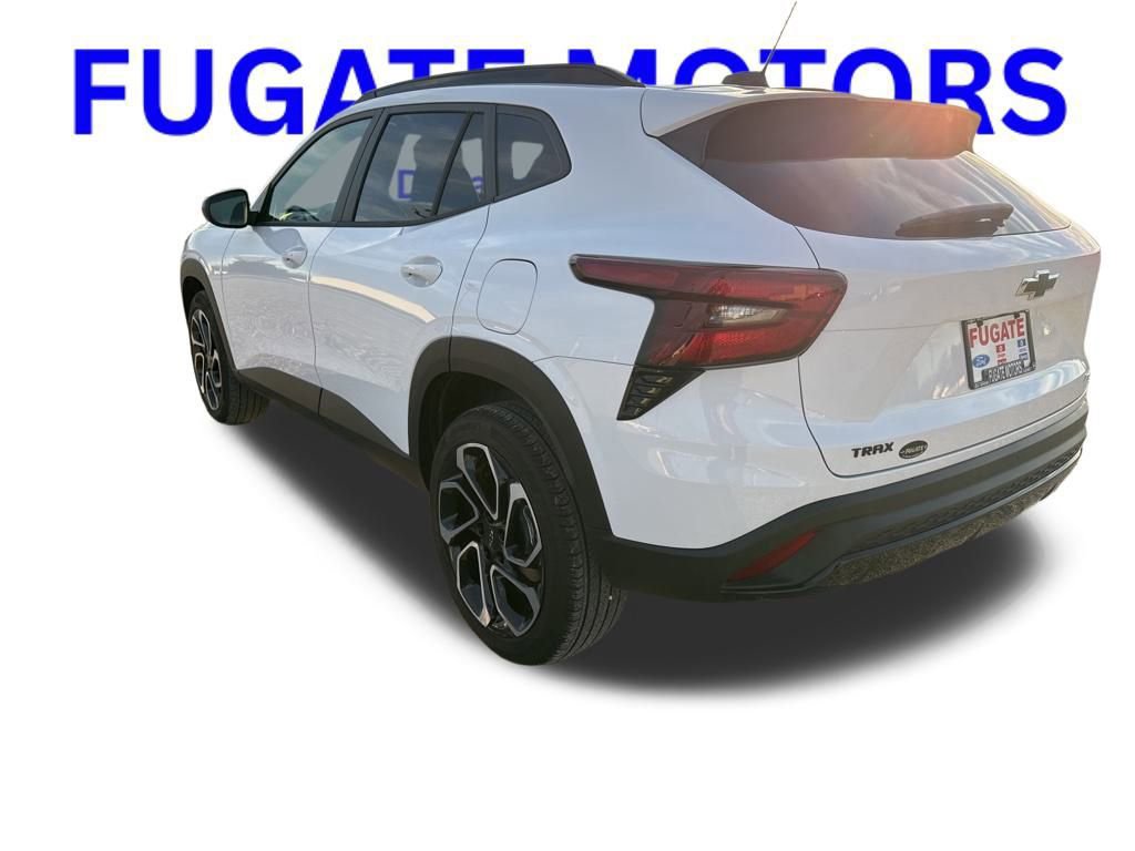 Used 2025 Chevrolet Trax RS w/ Driver Confidence Package image 3