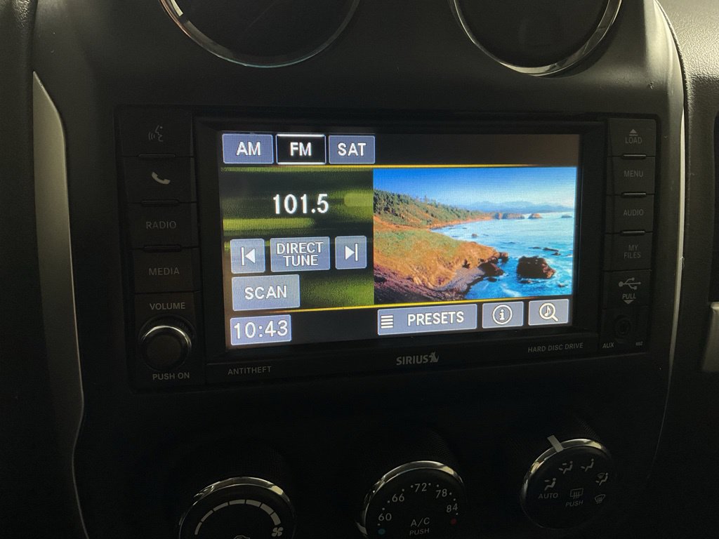 Used 2016 Jeep Compass Latitude AWD/4WD image 21