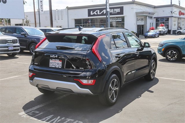Certified 2025 Kia Niro EX image 10