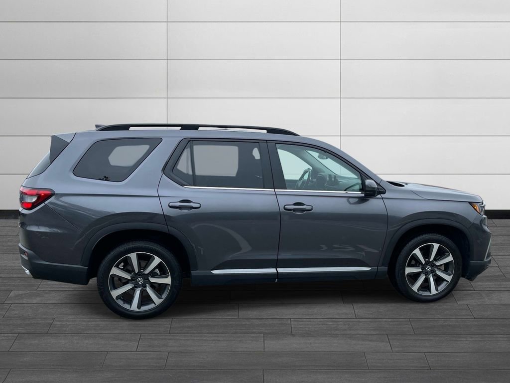 Used 2023 Honda Pilot Elite image 6