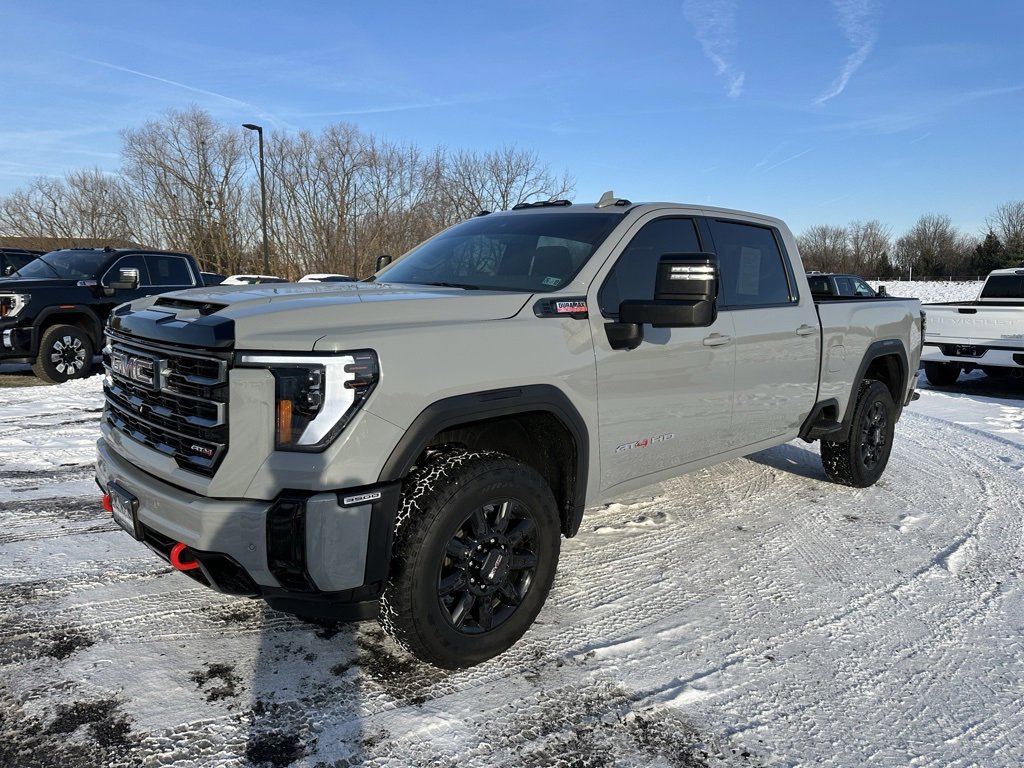 Used 2025 GMC Sierra 3500 AT4 image 9